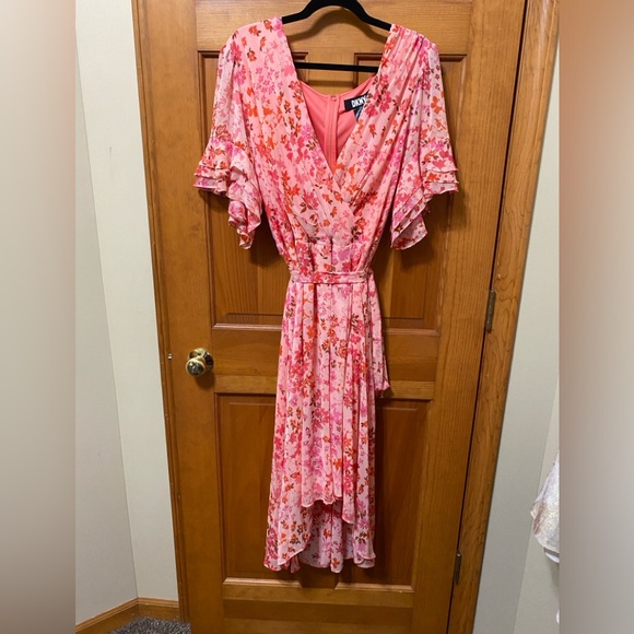 NWT DKNY Plus Size Floral Ruffled Sleeve Dress - Picture 3 of 5